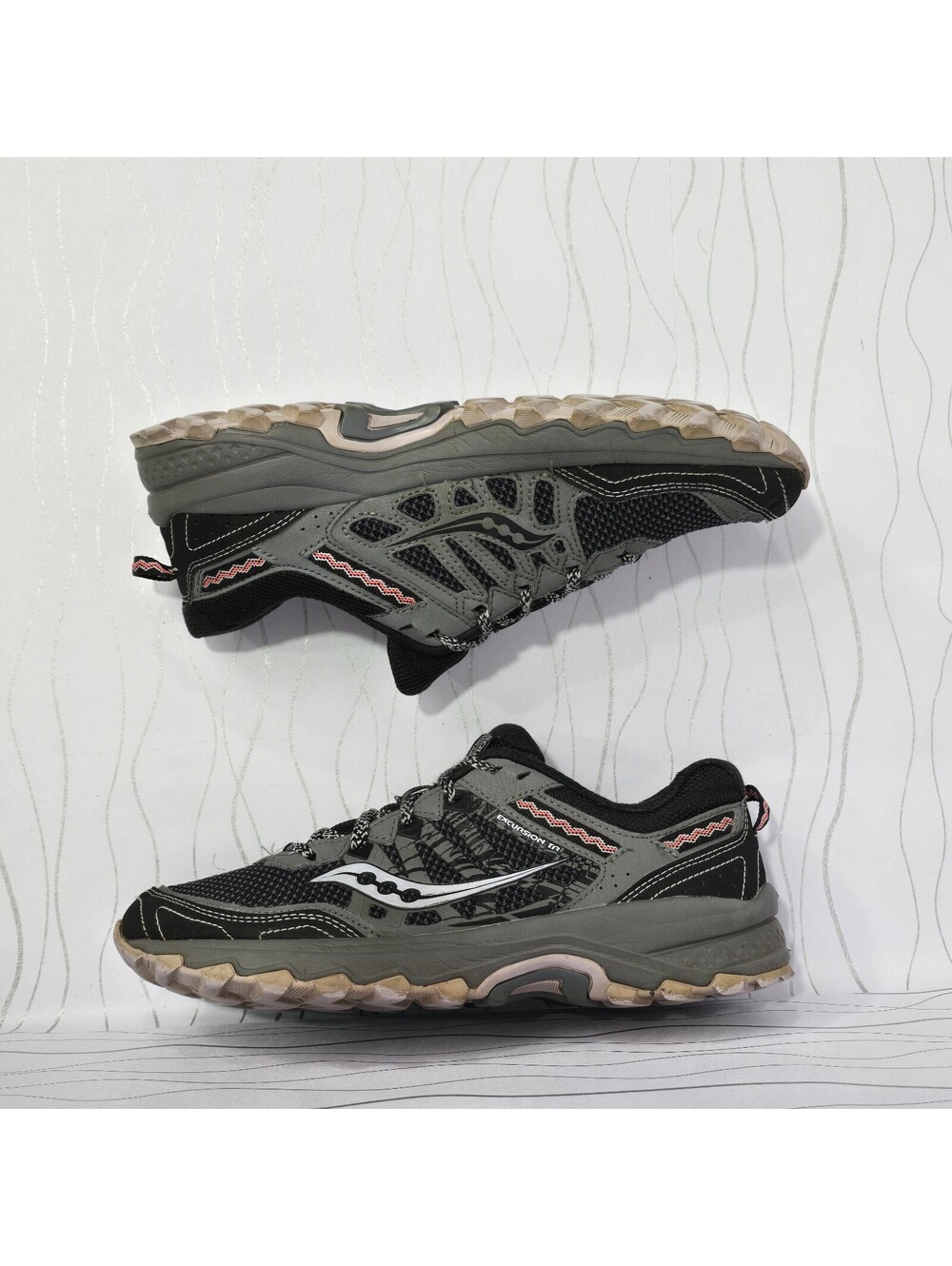 Saucony Excursion TR14 Women’s Size 8.5 Black Gray Trail Running Shoes S10451-16